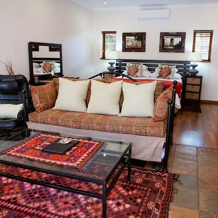 37 On Charles Hotel Pretoria-Noord Buitenkant foto