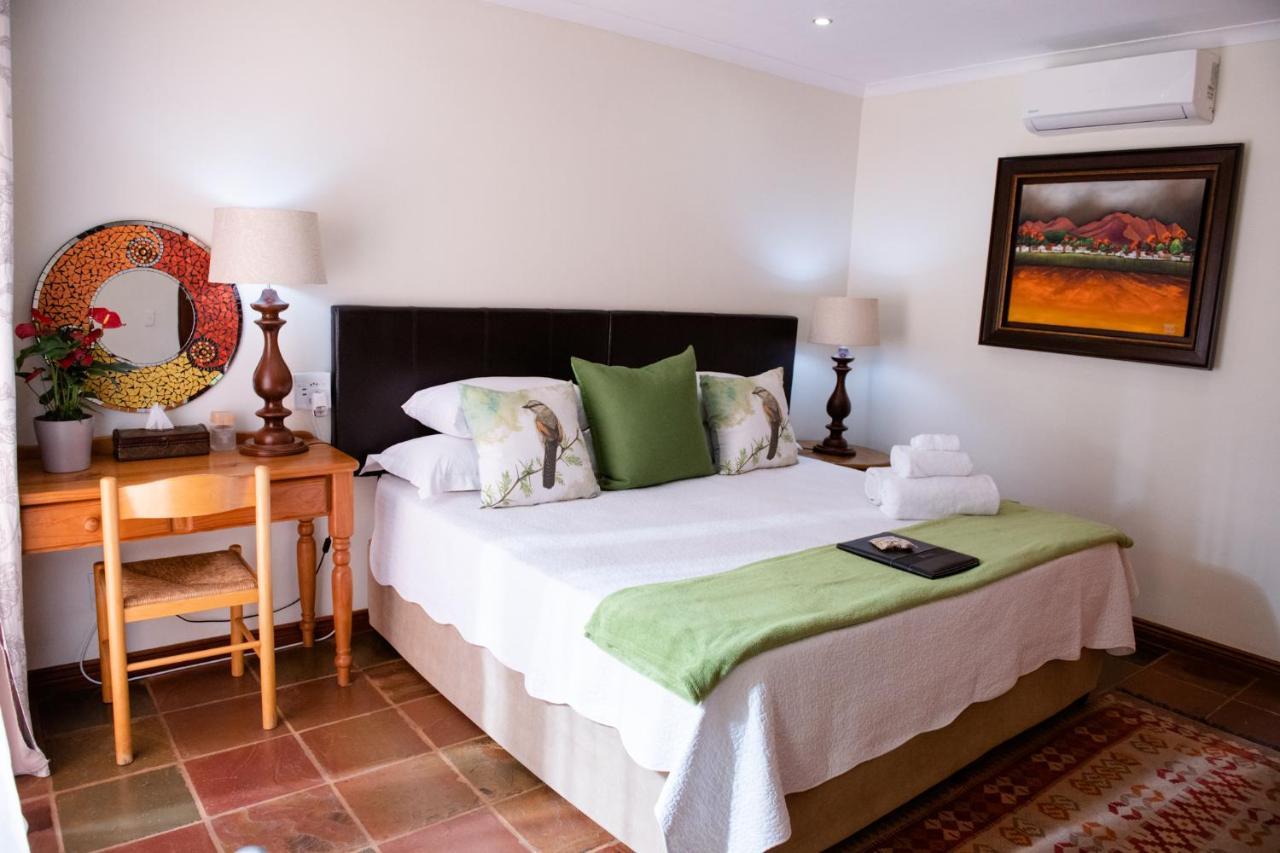 37 On Charles Hotel Pretoria-Noord Buitenkant foto