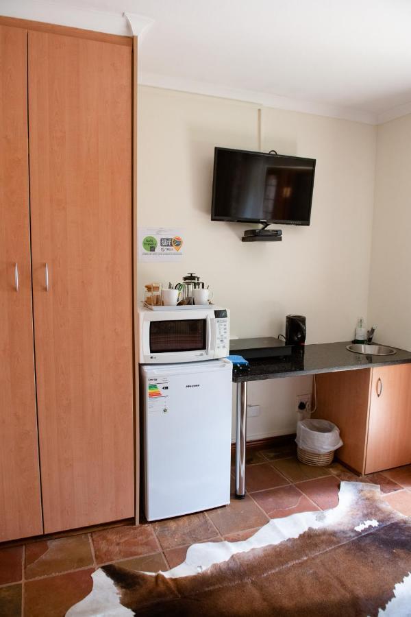 37 On Charles Hotel Pretoria-Noord Buitenkant foto