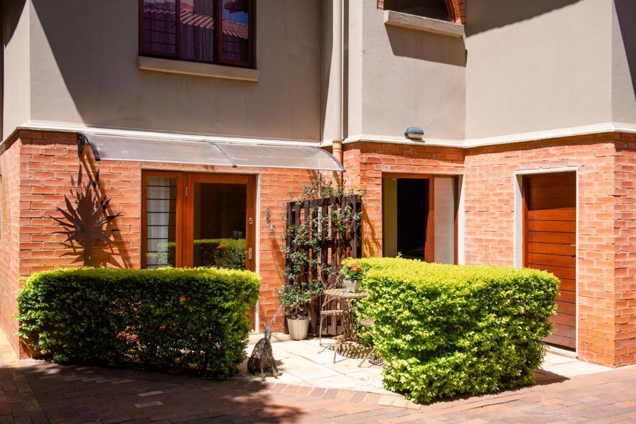 37 On Charles Hotel Pretoria-Noord Buitenkant foto