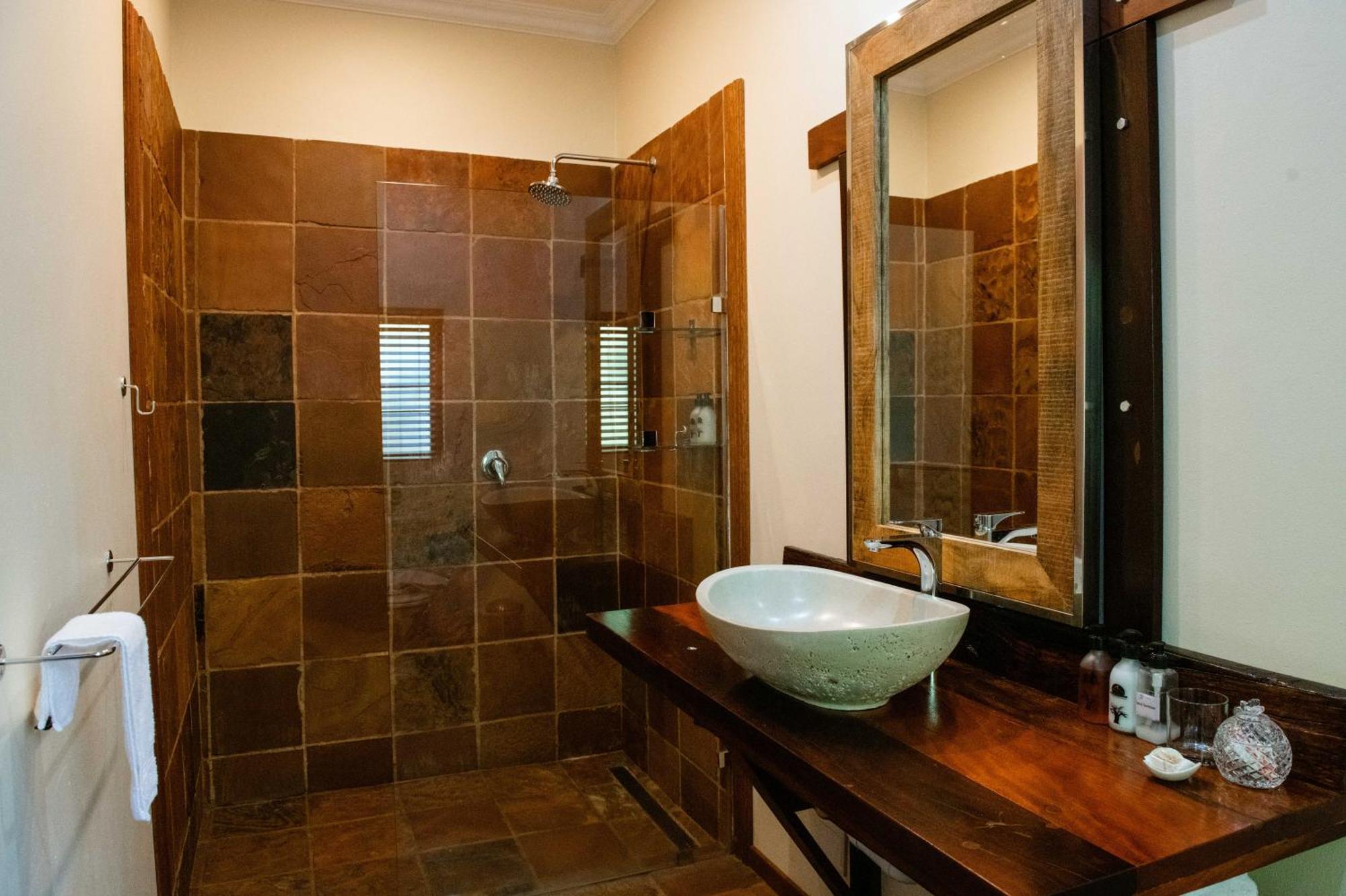 37 On Charles Hotel Pretoria-Noord Buitenkant foto